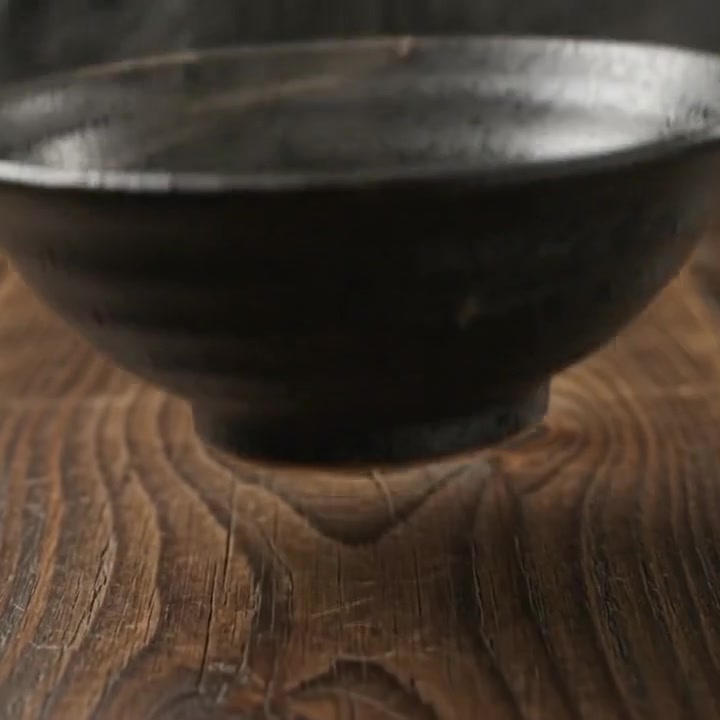 Empty bowl, warmed and waiting